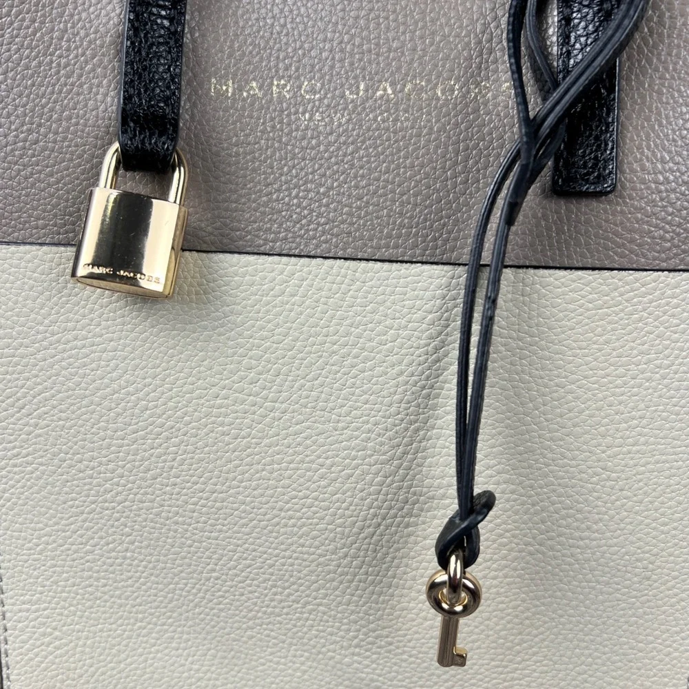 Marc Jacobs Mini Grind‎ Lock Key Tote Bag Beige Leather Top Handle Crossbody 13”